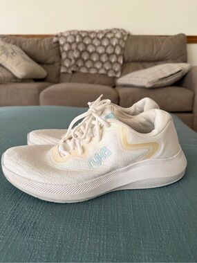 Ryka Men’s White Athletic Sneakers with Pale Yellow and Light Blue Accents